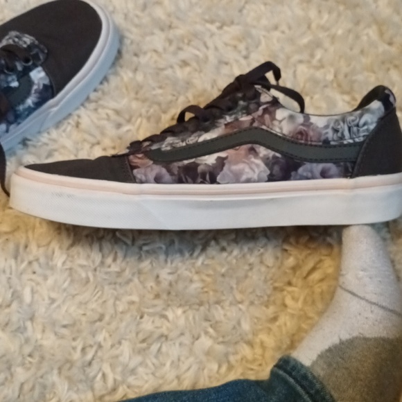 Vans - Picture 4 of 7